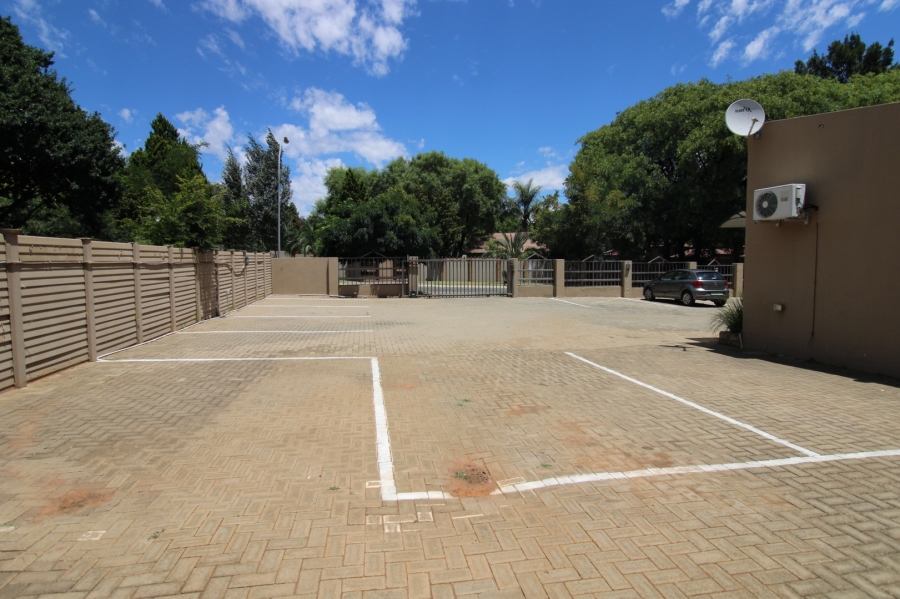 15 Bedroom Property for Sale in Langenhovenpark Free State